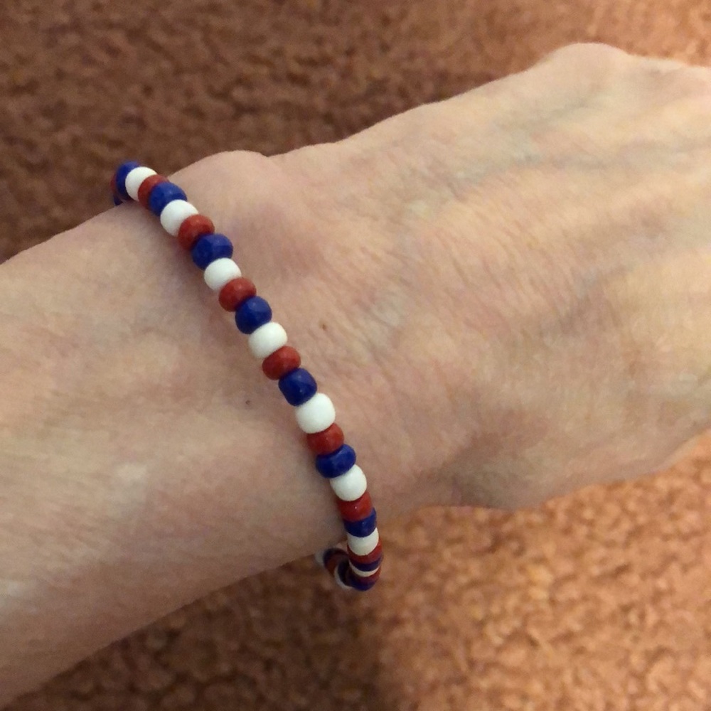 Beautiful Patriotic Holiday Bracelet - Picture 2 of 2